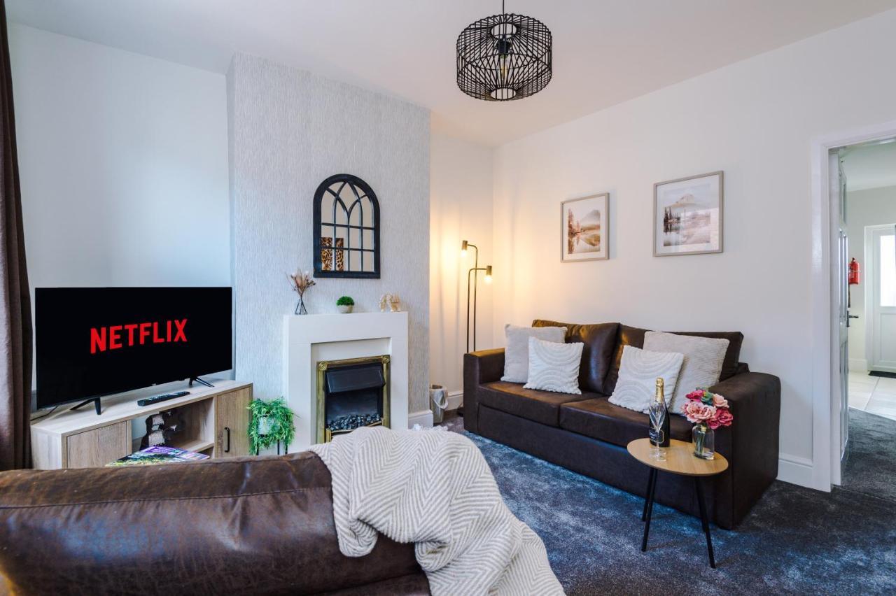 Bright 2-Bed Cottage In Chester By 53 Degrees Property, Ideal For Couples & Small Groups, City Centre - Sleeps 6 Екстериор снимка