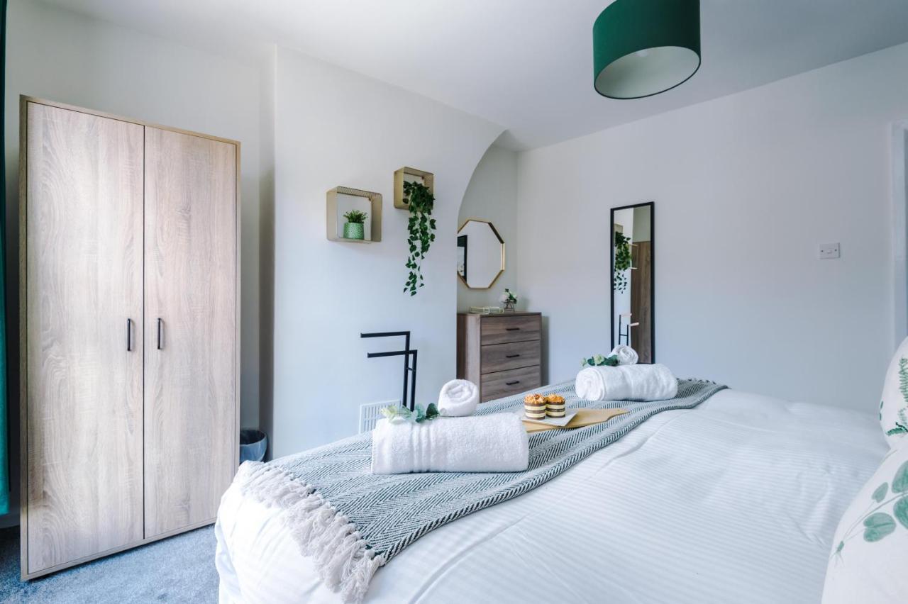 Bright 2-Bed Cottage In Chester By 53 Degrees Property, Ideal For Couples & Small Groups, City Centre - Sleeps 6 Екстериор снимка