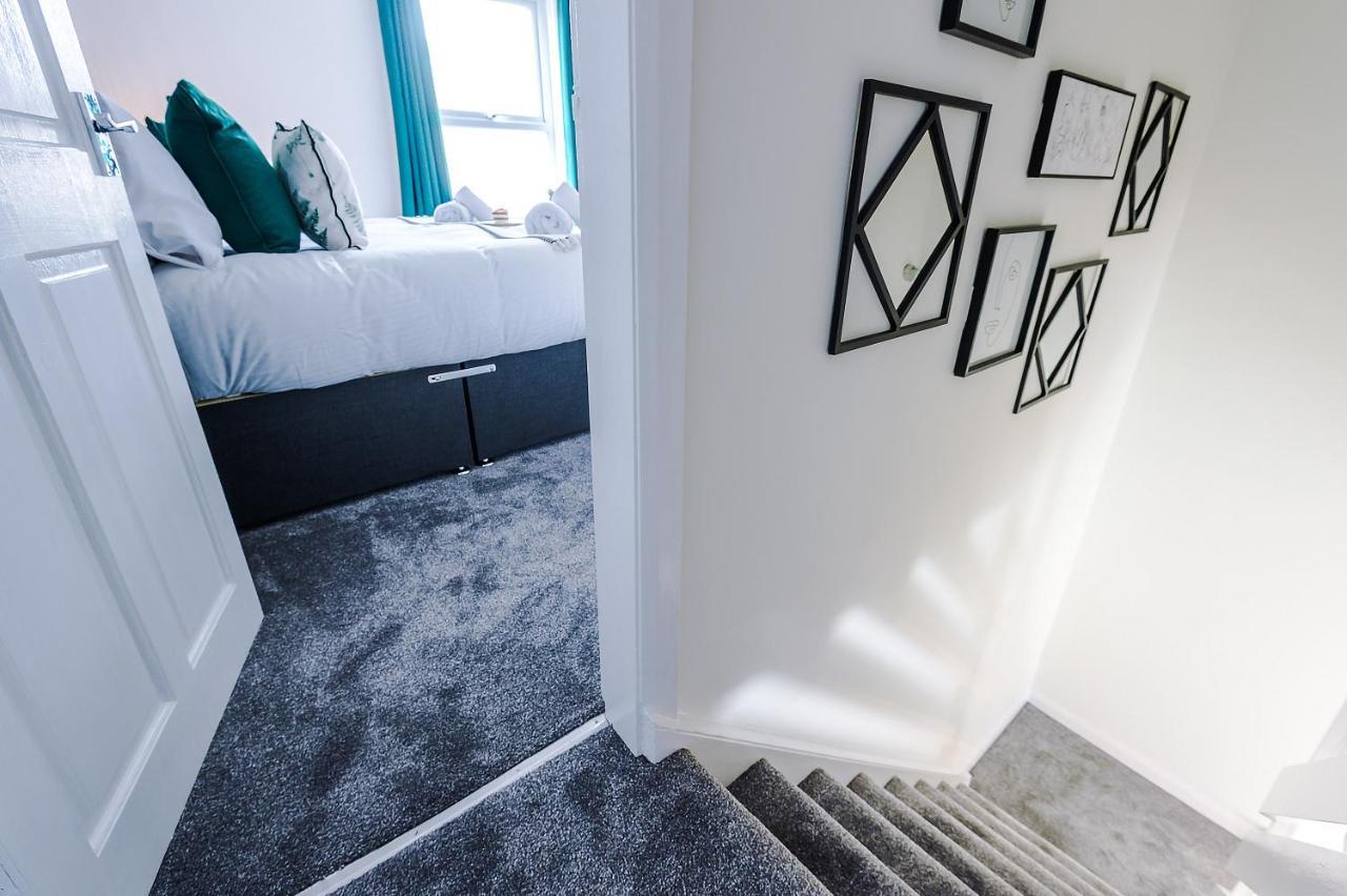 Bright 2-Bed Cottage In Chester By 53 Degrees Property, Ideal For Couples & Small Groups, City Centre - Sleeps 6 Екстериор снимка