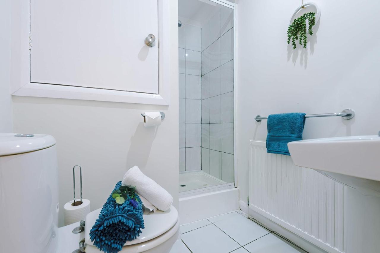 Bright 2-Bed Cottage In Chester By 53 Degrees Property, Ideal For Couples & Small Groups, City Centre - Sleeps 6 Екстериор снимка