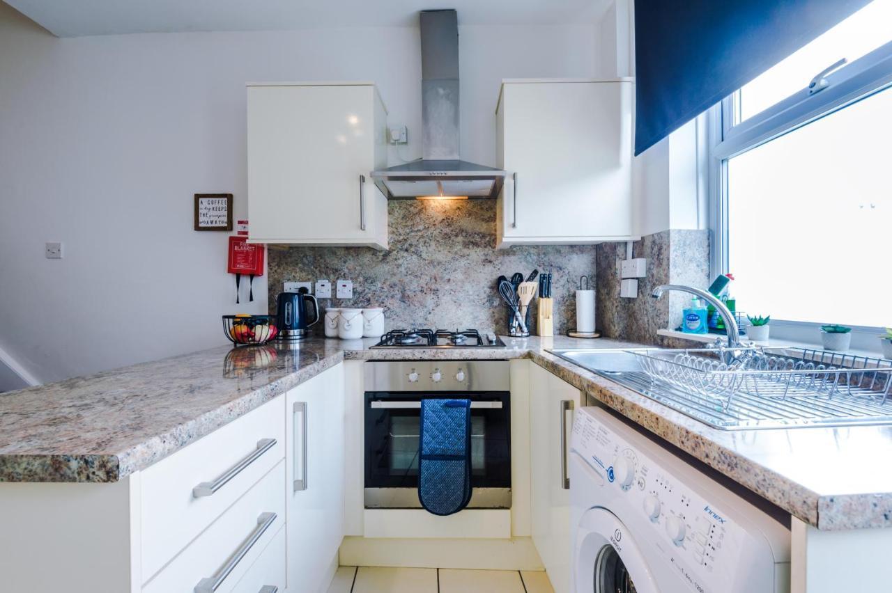 Bright 2-Bed Cottage In Chester By 53 Degrees Property, Ideal For Couples & Small Groups, City Centre - Sleeps 6 Екстериор снимка